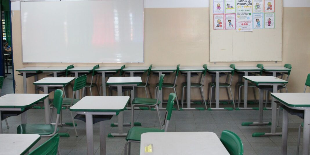 Professores do Sesi-SP iniciam greve por aumento e ganho em benefícios