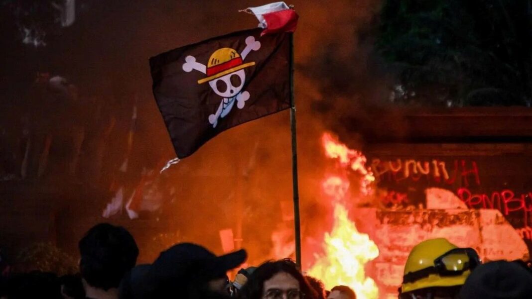 One Piece vira símbolo de resistência em protestos ao redor do mundo