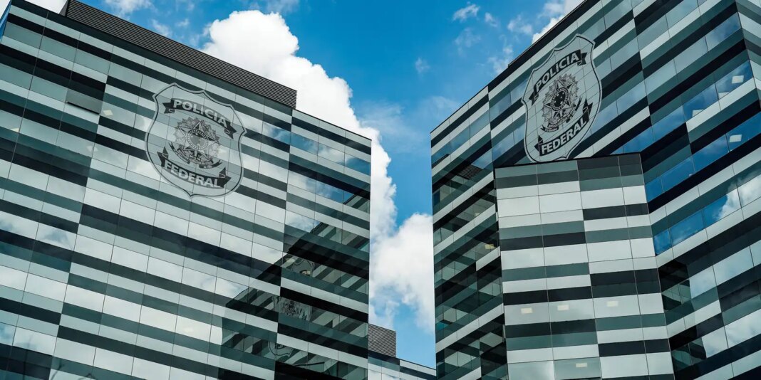 PF diz ao STF que Zambelli não efetivou ações de coação contra a Corte