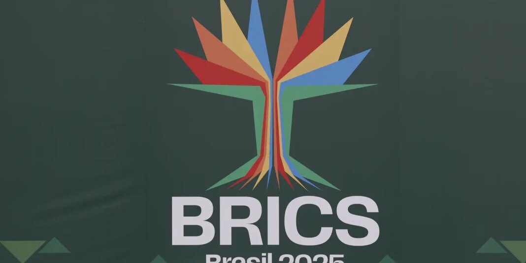 Representantes de 21 países participam da Cúpula Popular do Brics