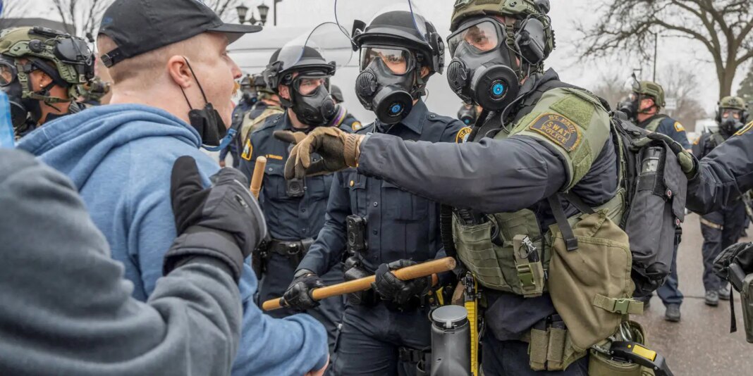 Governo Trump anuncia retirada de agentes do ICE de Minnesota