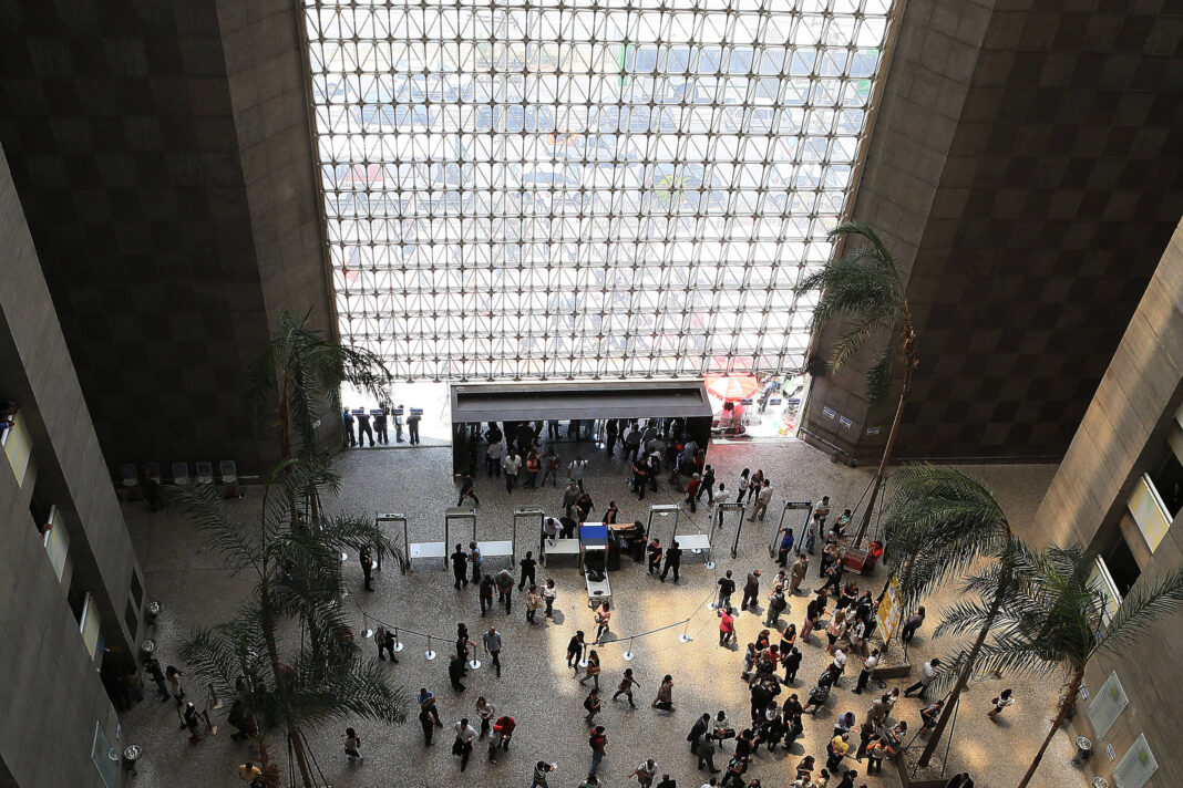 Corregedoria confirma audiências canceladas em 3 estados - 27/03/2026 - Política