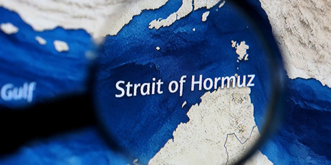 EUA iniciam bloqueio naval ao Estreito de Ormuz