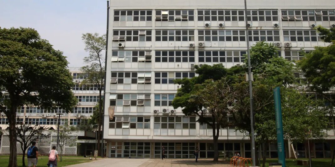 Após acordo com reitoria, funcionários da USP encerram greve