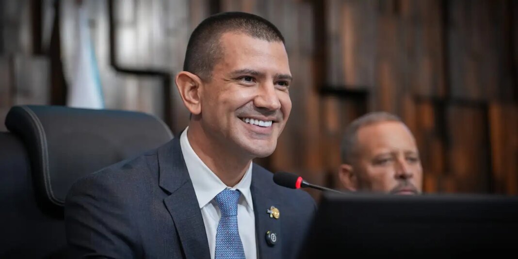 Fux nega pedido de Douglas Ruas para assumir governo interino do Rio