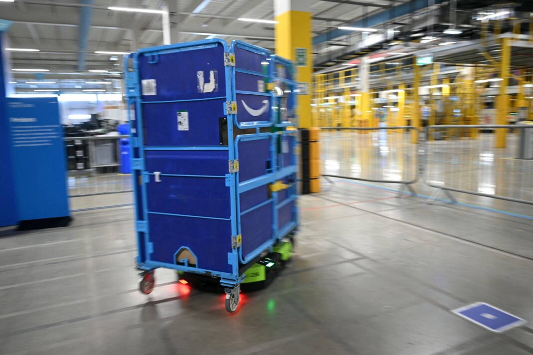 Amazon apresenta novo robô de IA para armazéns; veja fotos - 04/06/2026 - Tec