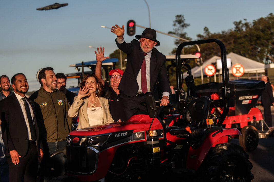Lula muda tom e acena ao agronegócio em novo programa - 13/08/2026 - Política
