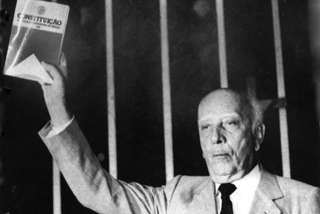 Constituintes lançam abaixo-assinado em defesa da Carta - 15/10/2026 - Painel